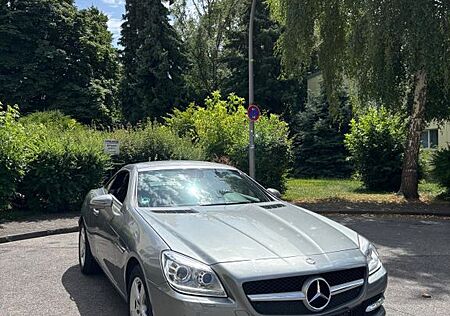 Mercedes-Benz SLK 200 BlueEFFICIENCY -