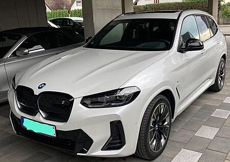 BMW iX3 IMPRESSIVE Top Zustand!