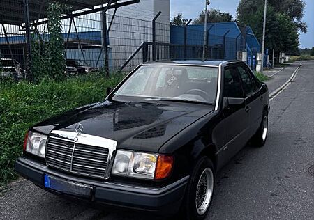 Mercedes-Benz 200 W124