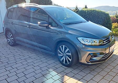 VW Touran Volkswagen 1.5 TSI R-Line DSG 7-Sitzer IQ.DRIVE