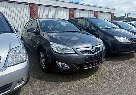 Opel Astra J Sports Tourer Design Edition *AHK*
