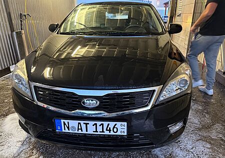 Kia Cee'd / Ceed 1.4 CVVT Seven Stars Seven Stars