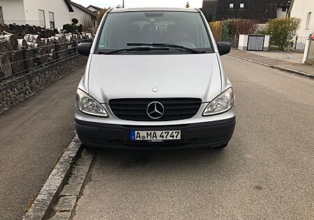 Mercedes-Benz Vito 111 Cdi Lang 2 Schiebetüren 9 Sitze TÜVNEU
