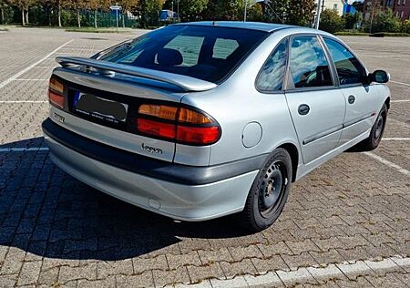 Renault Laguna 1.6 16V -