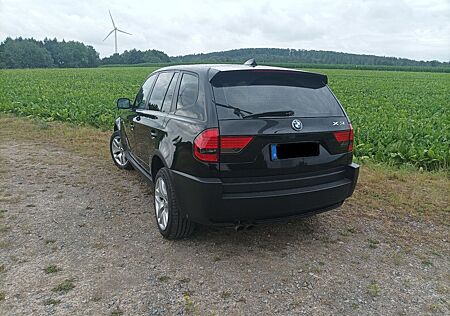 BMW X3 2.5i -6Zylinder gepflegt.