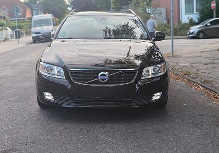 Volvo V70 D4 * Schiebedach * Gepflegt * AHK * Aut*