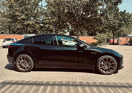 Tesla Model 3 RWD,SolidBlack,Sportfelgen,Restgarantie