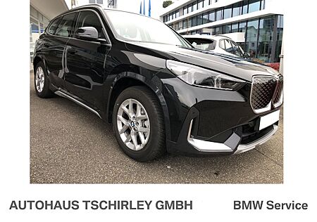 BMW iX1 eDrive20 xLine, AHK, Assist, Premiumpaket