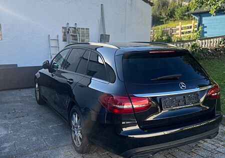 Mercedes-Benz C 180 T Autom. Night Paket Avantgarde