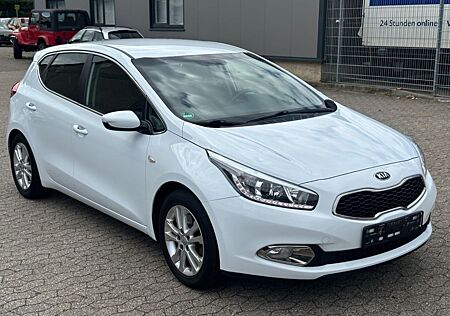 Kia Cee'd 1.4 CVT Dream Team Navi - Kamera - TÜV NEU