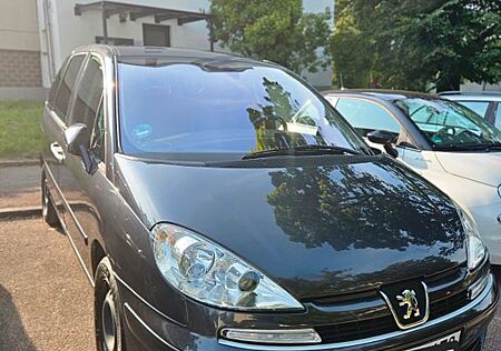 Peugeot 807 Family 2.2 HDi FAP 135 Family