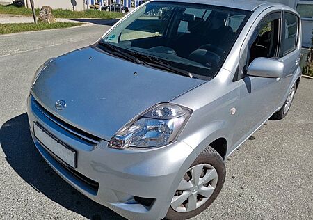 Daihatsu +Sirion 1.0+Service+TÜV neu!