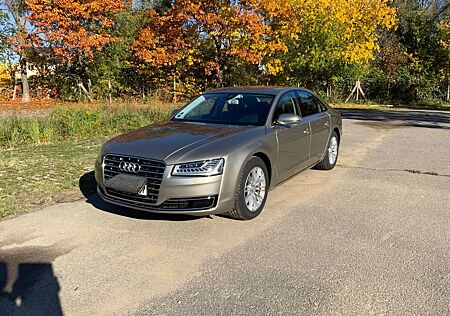 Audi A8 4.0 TFSI tiptronic quattro -