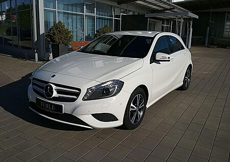 Mercedes-Benz A 180 STYLE+AUTOMATIK+NAVI+PTS+BI-XENON+SPIEGEL-