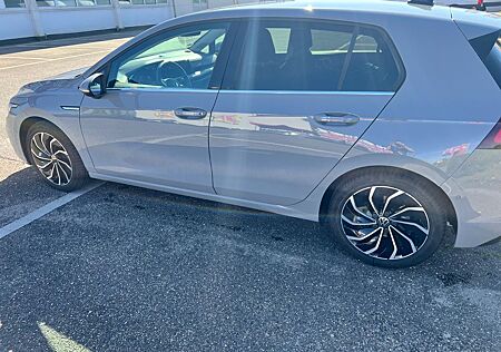 VW Golf Volkswagen 2.0 TDI SCR DSG 110kW Style Style