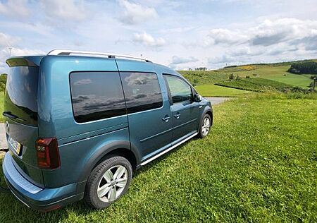 VW Caddy Volkswagen 2,0TDI 110kW BMT DSG Alltrack 5-Sitzer...