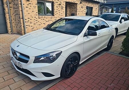 Mercedes-Benz CLA 180 -