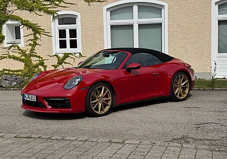 Porsche 992 Carrera 4S Cabriolet