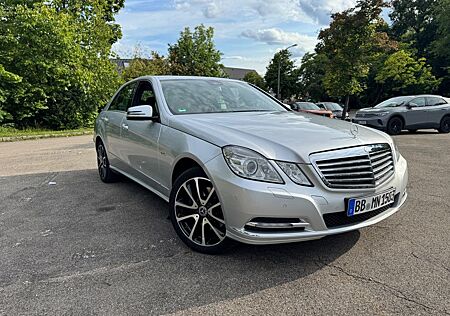 Mercedes-Benz E 250 BlueEFFICIENCY ELEGANCE ELEGANCE