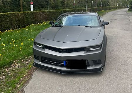 Chevrolet Camaro 6.2 V8 MT -
