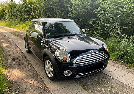 Mini ONE TÜV neu bis 05/2027