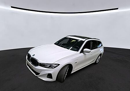 BMW 320e CURVED*HuD*VIRT*KAM*ACC*PANO*LED*