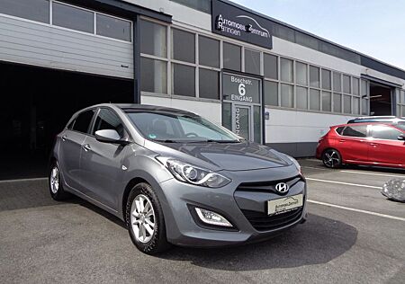 Hyundai i30 Style 1.6 CRDI Automatik*1.HD*PDC*ALU*SHEFT*