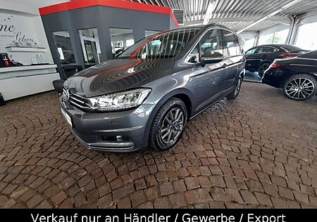 VW Touran Volkswagen Highline BMT / DSG / Navi