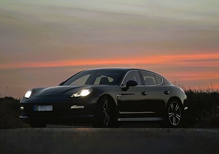 Porsche Panamera S PDK Luft Sitzkühlung Turboräder