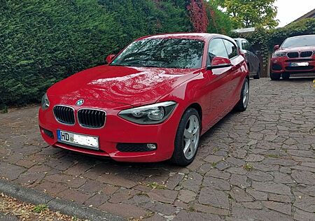 BMW 114i Sport Line Sport Line - Sitzheizung -Klima