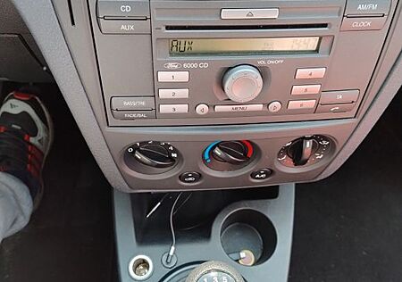 Ford Fusion 1,4 16V + EST +