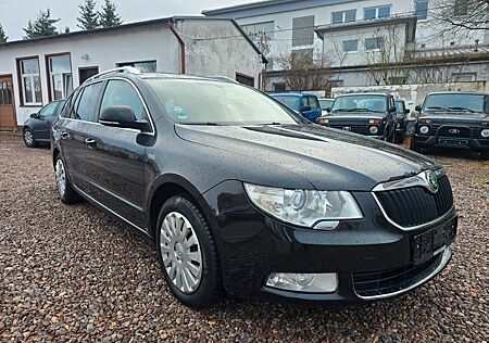 Skoda Superb *4x4*Klima*Navi*PDC*AHK*Tüv 12.2026*