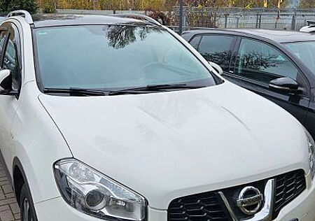 Nissan Qashqai 2.0 dCi DPF ALL-MODE 4x4 Tekna gepflegt