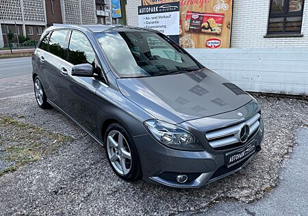 Mercedes-Benz B 180 / NAVI / TEILLEDER / ALU 17" / PDC / SHZ.