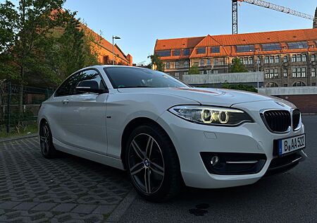 BMW 220d F22 Coupe Sport Line/ TUV NEU/Schiebedach