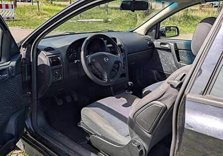 Opel Astra 1.6 -