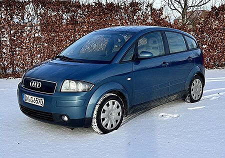 Audi A2 1.4 -blau