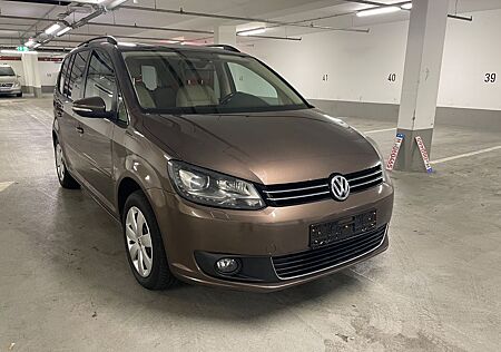 VW Touran Volkswagen Comfortline BMT, Langestreckes Fahrzeug.