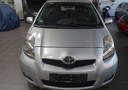 Toyota Yaris Life