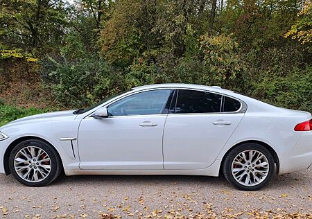 Jaguar XF 2.2 L Diesel -