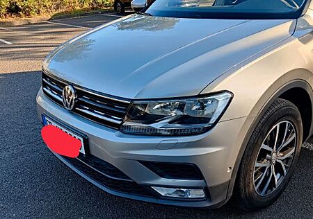 VW Tiguan Volkswagen 2.0 TDI SCR DSG 4MOTION Comfortline C...