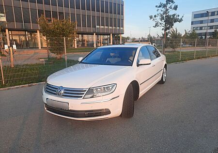 VW Phaeton Volkswagen 4.2 V8 lang 4MOTION Tiptronic 4-Sitzer -