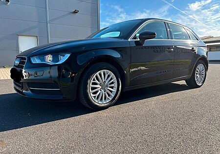 Audi A3 1.4 TFSI Attraction Sportback Attraction