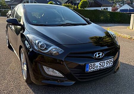 Hyundai i30 1.4 Classic Classic TÜV 2027 Klima SHZ