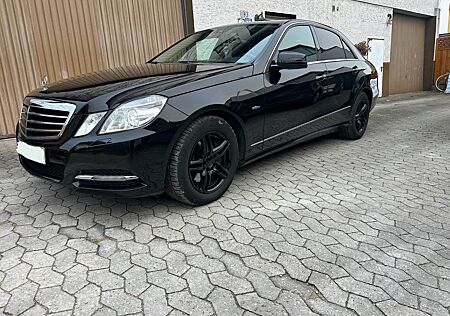 Mercedes-Benz E 300 CDI BlueEFFICIENCY AVANTGARDE AVANTGARDE