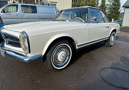 Mercedes-Benz 230