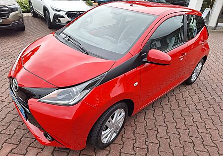 Toyota Aygo (X) Aygo (X) 1,0-l-VVT-i x-play touch