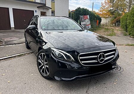 Mercedes-Benz E 220 E 220d 4Matic Avantgarde NightPaket Schiebedach