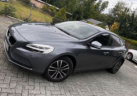 Volvo V40 T3 -