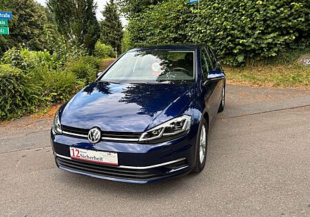 VW Golf Volkswagen 1.5 TSI ACC 1.Hand AHK LED 8fach S-Heft Comfo